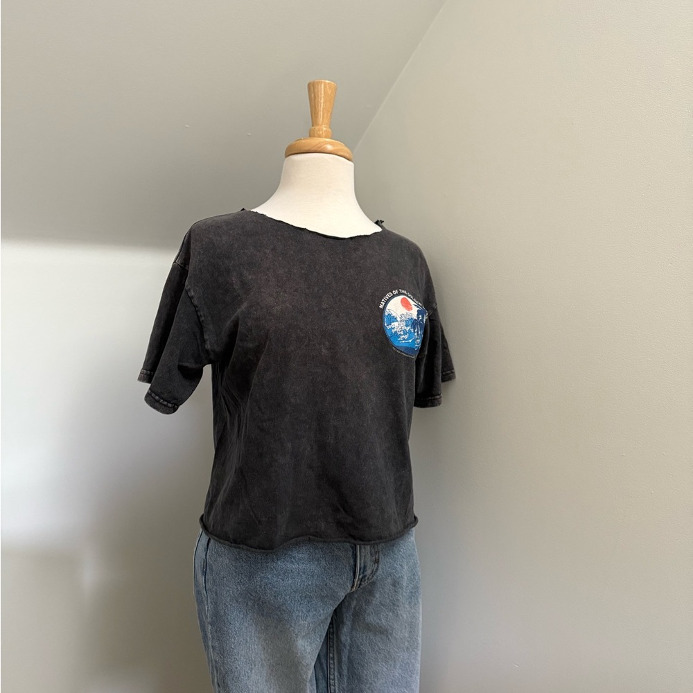 Brandy Melville Graphic T-Shirt - Picture 2 of 2